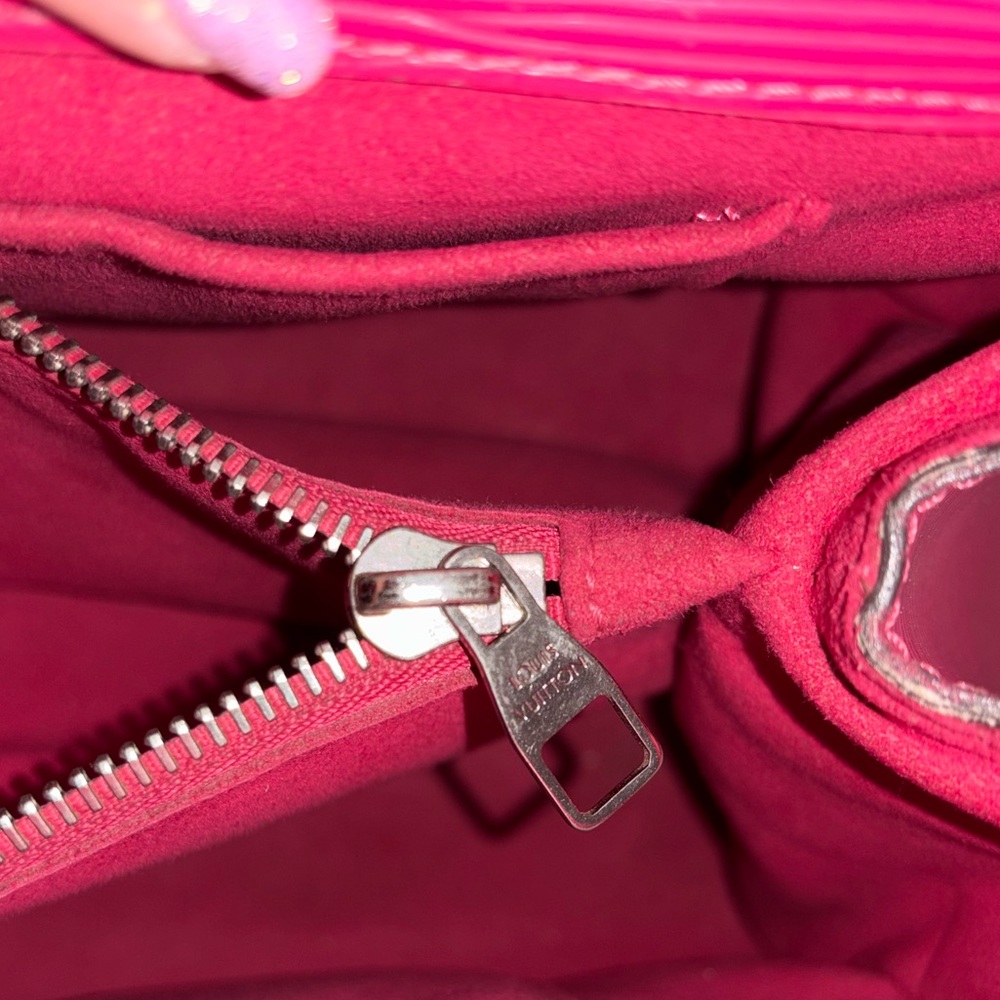 Louis Vuitton Pink Epi Marly
2 Way Bag - Picture 12 of 17